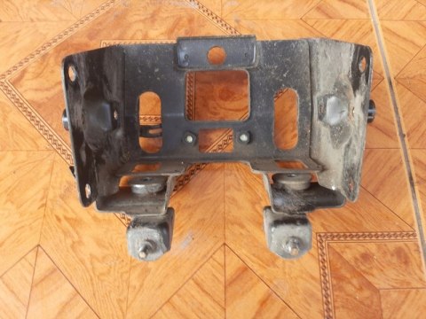 STELAŻ MOCOWANIE LAMPY TYŁ HONDA MAGNA VF 500 V30