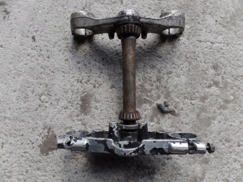 SZTYCA , PÓŁKA GÓRNA SUZUKI RF 600 SZTYCA , PÓŁKA GÓRNA SUZUKI RF 600