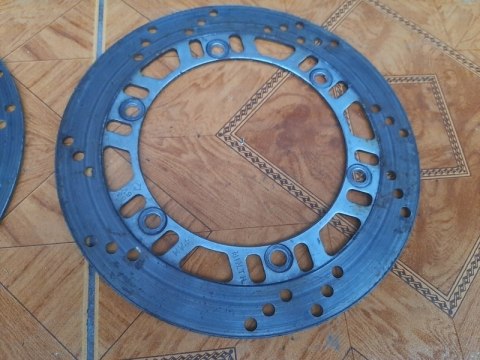 TARCZE HAMULCOWE PRZÓD LEWA PRAWA KAWASAKI GPX 600 TARCZE HAMULCOWE PRZÓD LEWA PRAWA KAWASAKI GPX 600