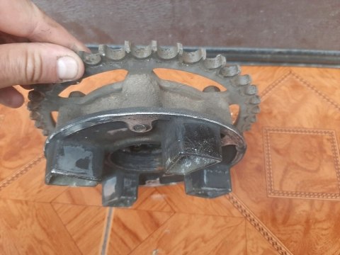 ZABIERKA TYLNEJ PIASTY Z ZĘBATKĄ KAWASAKI GPX 600