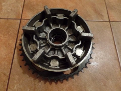 ZĘBATKA TYLNA ZABIERAK SUZUKI GSX R 750 SRAD ZĘBATKA TYLNA ZABIERAK SUZUKI GSX R 750 SRAD