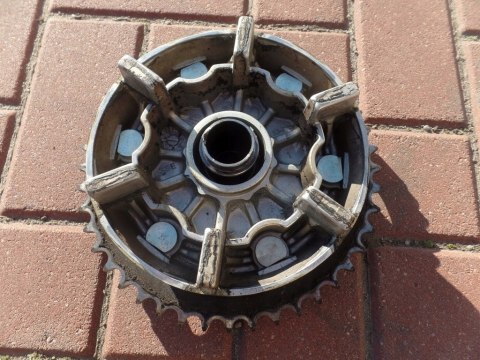ZĘBATKA TYLNA ZABIERAK SUZUKI GSX R 750 SRAD ZĘBATKA TYLNA ZABIERAK SUZUKI GSX R 750 SRAD