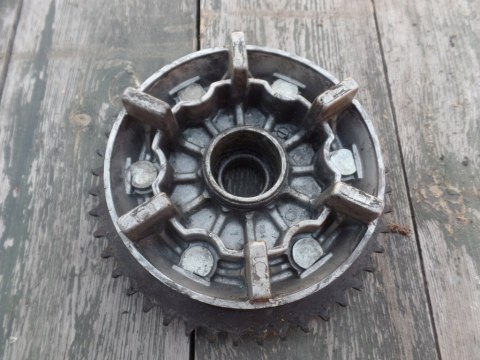 ZĘBATKA TYLNA ZABIERAK SUZUKI GSX R 750 SRAD ZĘBATKA TYLNA ZABIERAK SUZUKI GSX R 750 SRAD