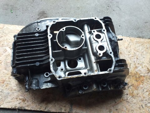 KARTER KARTERY POŁÓWKA SILNIKA SUZUKI GS 500 E KARTER KARTERY POŁÓWKA SILNIKA SUZUKI GS 500 E