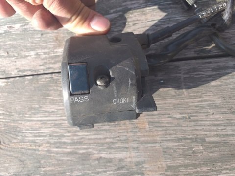 PRZEŁĄCZNIK LEWY KIEROWNICY LINKI KAWASAKI ZZR 250 PRZEŁĄCZNIK LEWY KIEROWNICY LINKI KAWASAKI ZZR 250