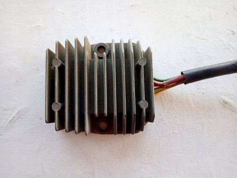 REGULATOR NAPIĘCIA HONDA CB 125 SH231-6