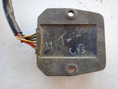 REGULATOR NAPIĘCIA HONDA CB 125 SH231-6 REGULATOR NAPIĘCIA HONDA CB 125 SH231-6
