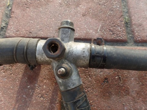 TRÓJNIK WĘŻE ŁĄCZNIK YAMAHA XZ 550 V2 TRÓJNIK WĘŻE ŁĄCZNIK YAMAHA XZ 550 V2