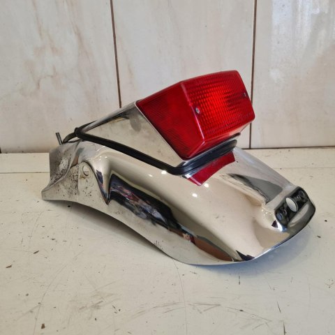 HONDA VF 700 MAGNA RC21E LAMPA TYŁ TYLNA NADKOLE BŁOTNIK KPL