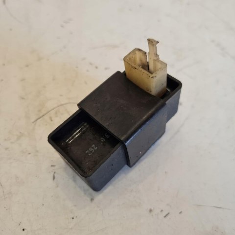 HONDA VF 700 MAGNA RC21E PRZEKAŹNIK CF 304