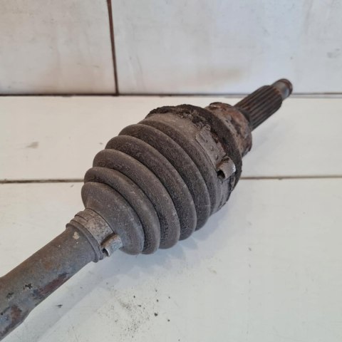 FIAT SEDICI SUZUKI SX4 4X4 1.9 MULTIJET PÓŁOŚ PRAWY TYŁ TYLNA