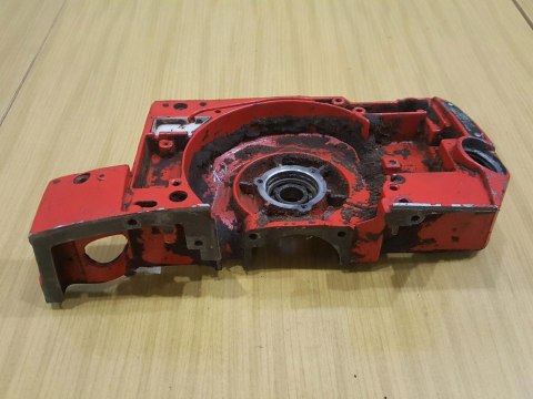 JONSERED 625 KARTER OBUDOWA SILNIKA POŁÓWKA KORPUS ORYG