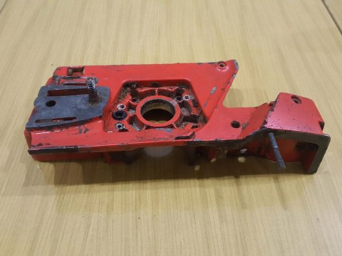 JONSERED 625 KARTER OBUDOWA SILNIKA POŁÓWKA KORPUS ORYG