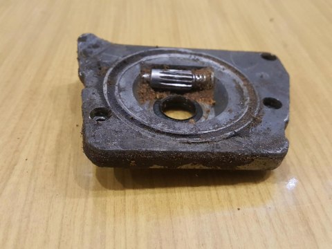 JONSERED 625 POMPA POMPKA OLEJU OLEJOWA ORYG