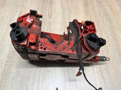 JONSERED CS 2138 KARTER OBUDOWA SILNIKA KORPUS ORYG