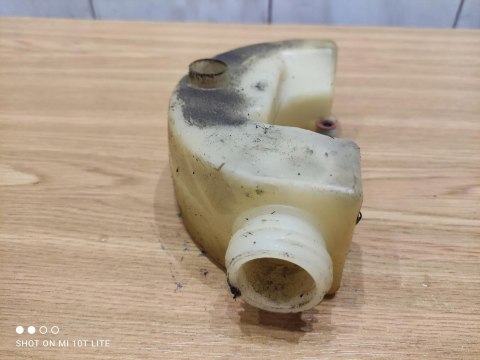 KAWASAKI KT12D ZBIORNIK PALIWA BAK ORYG