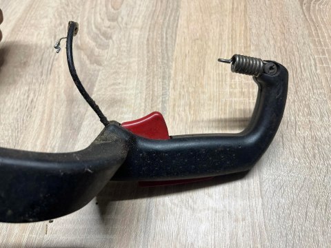 HOMELITE I4550B RĄCZKA GAZU RĘKOJEŚĆ UCHWYT KABŁĄK