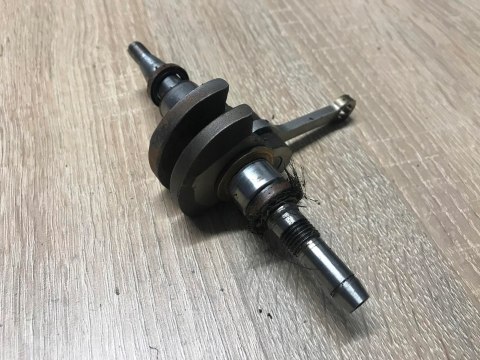 HOMELITE ST-100 WAŁ KORBOWY KORBOWÓD