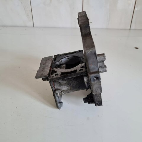 MCCULLOCH MD 320 AV KARTER OBUDOWA SILNIKA KORPUS