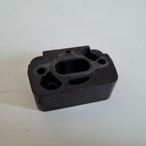 MCCULLOCH MD 320 AV KRÓCIEC PODSTAWA MOCOWANIE