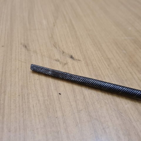 MCCULLOCH MD 320 AV OŚ OŚKA NAPĘD GŁOWICY TNĄCEJ