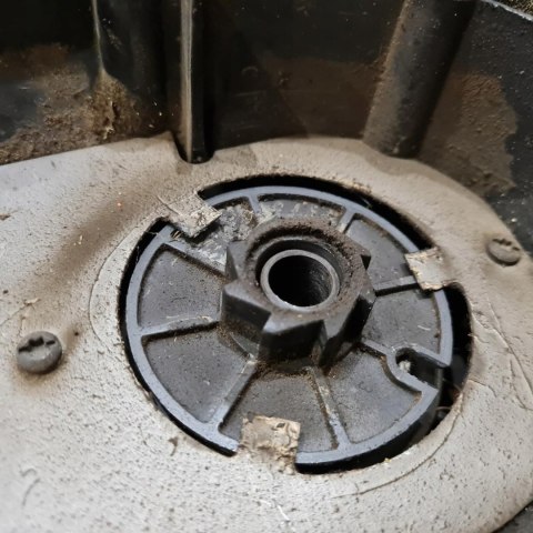 MCCULLOCH MD 320 AV SZARPAK STARTER ROZRUSZNIK OBUDOWA