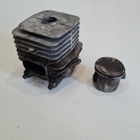 MCCULLOCH MD 330 AV CYLINDER TŁOK ORYGINAŁ KOMPLET