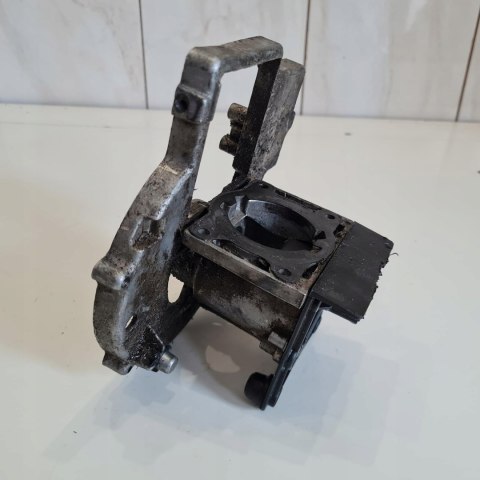 MCCULLOCH MD 330 AV KARTER OBUDOWA SILNIKA KORPUS