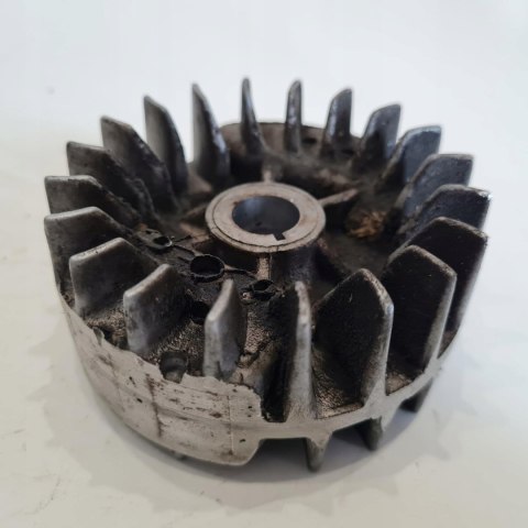 MCCULLOCH MD 330 AV MAGNETO KOŁO MAGNESOWE