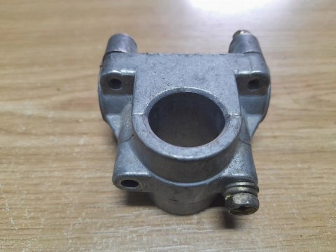 MCCULLOCH MD 330 AV UCHWYT MOCOWANIE STELAŻ OBEJMA