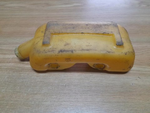 MCCULLOCH MD 330 AV ZBIORNIK PALIWA BAK